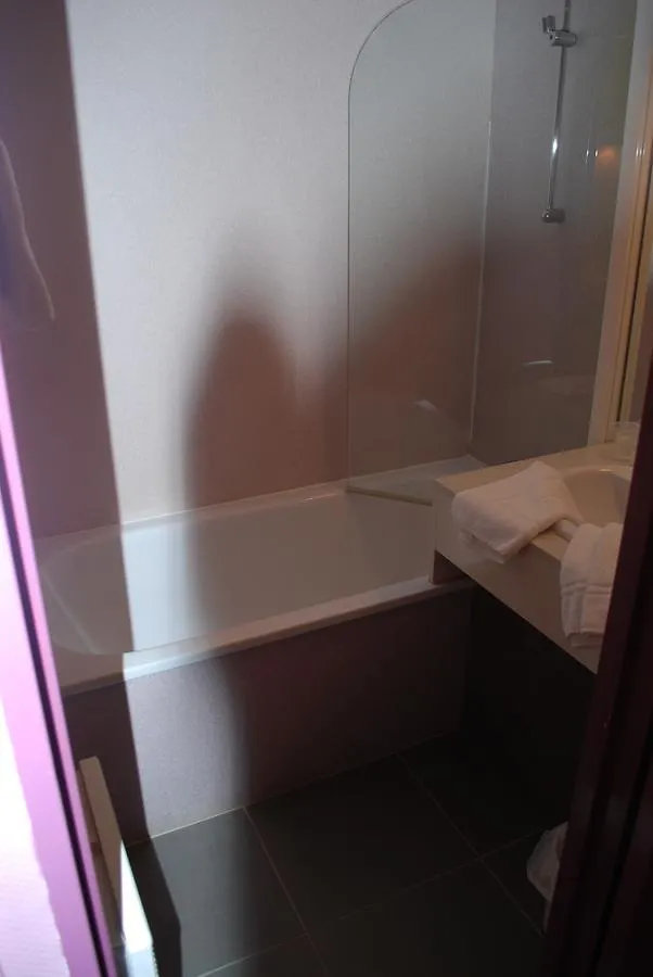 Artel Hotel Castelsarrasin 2*,